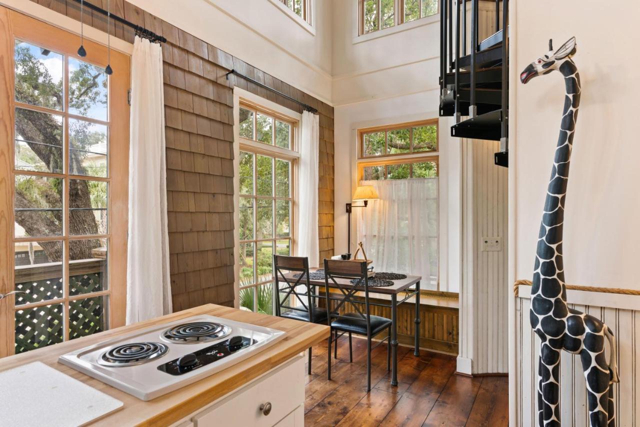 The Treehouse - 116 Florence Street St. Simons Island Dış mekan fotoğraf